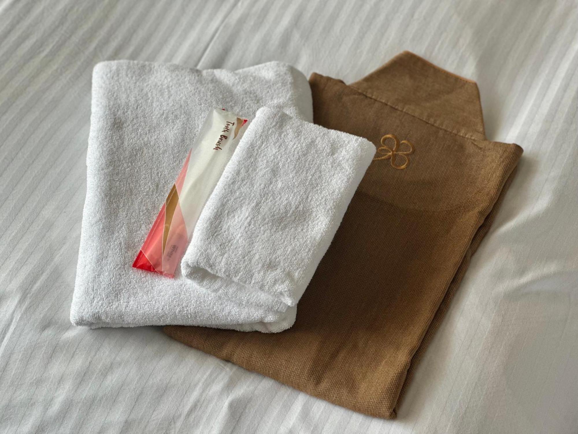 Travel&Book Hotel Hulatoncabin Takamatsu Esterno foto